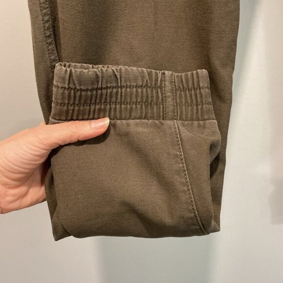 Aritzia TNA Green Relax fit Pant Size Small - Picture 8 of 13